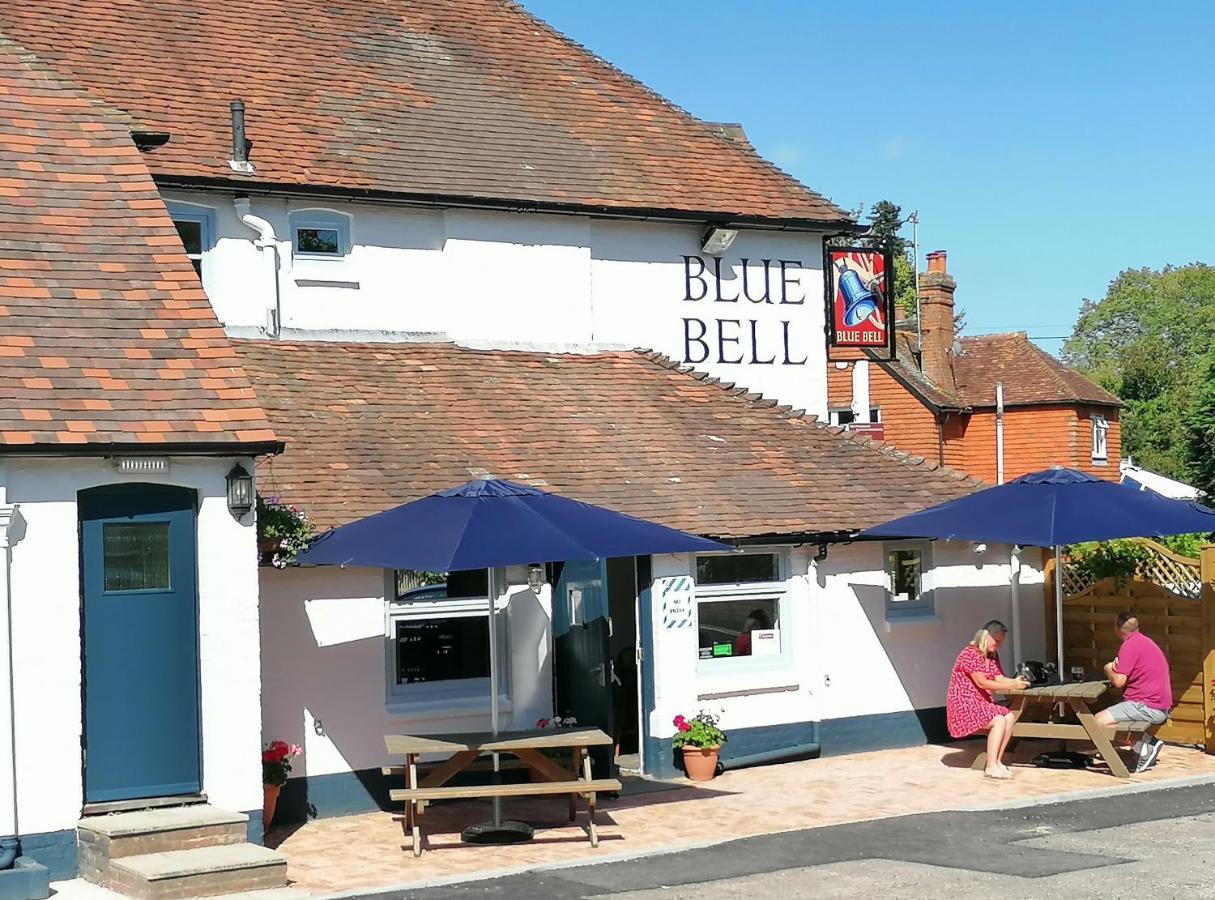 The Blue Bell Hotel มิดเฮิร์สต์ ภายนอก รูปภาพ